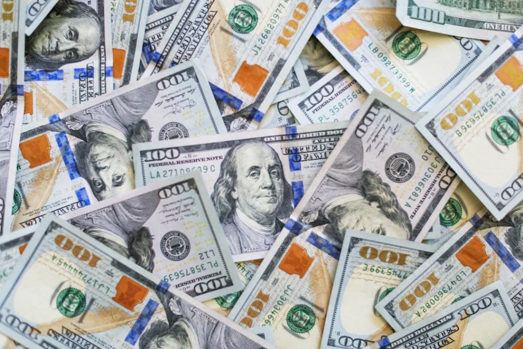 Photo Influencer, Money-making