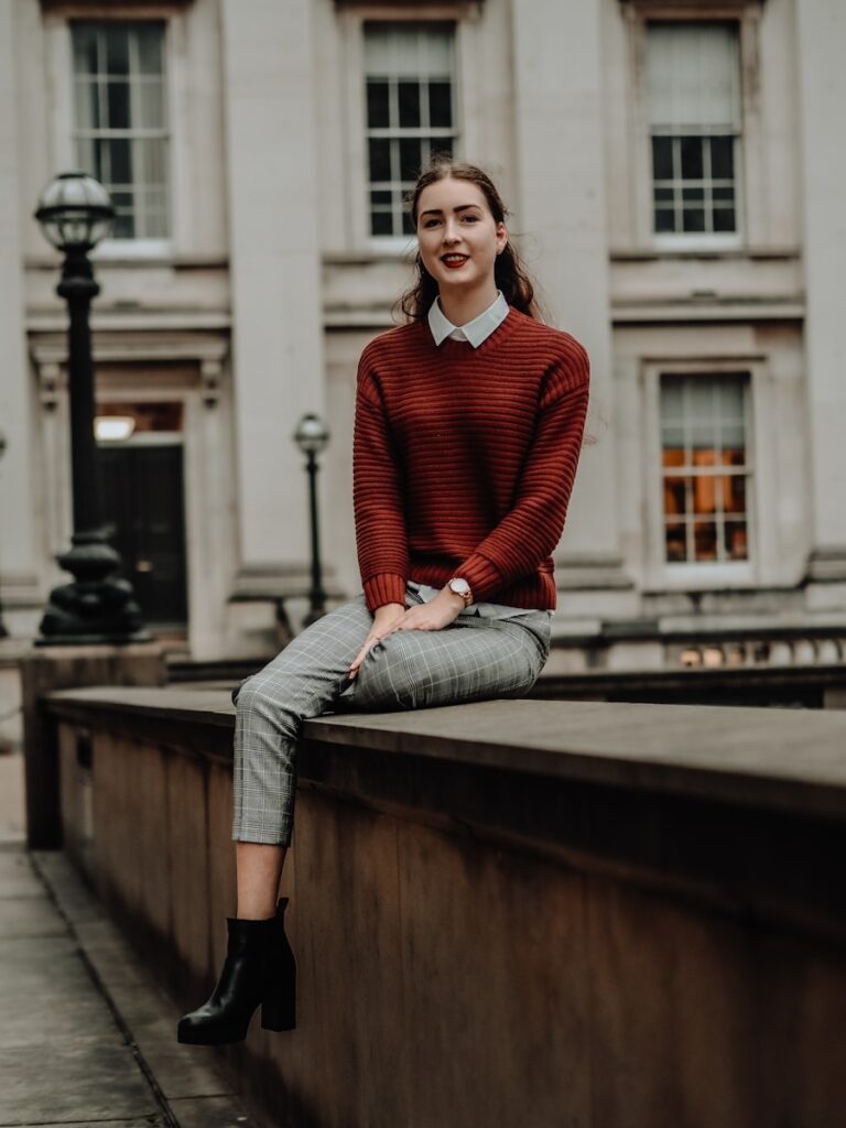 Photo The Power of Influencers in Capsule Wardrobe and Minimal Clothing Products