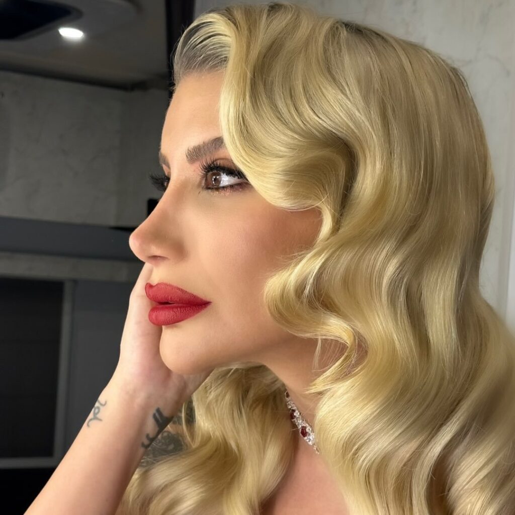 İrem Derici Profil Fotoğrafı