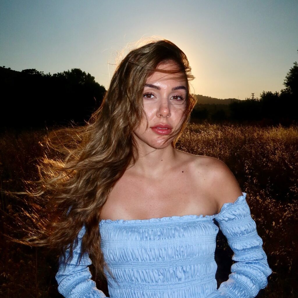 Berfu Yenenler Profil Fotoğrafı